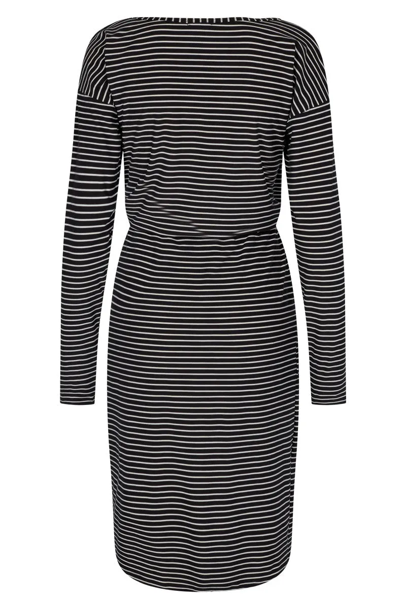 Alma Dress5 | Black / White | Kjole med bindebånd fra Liberté
