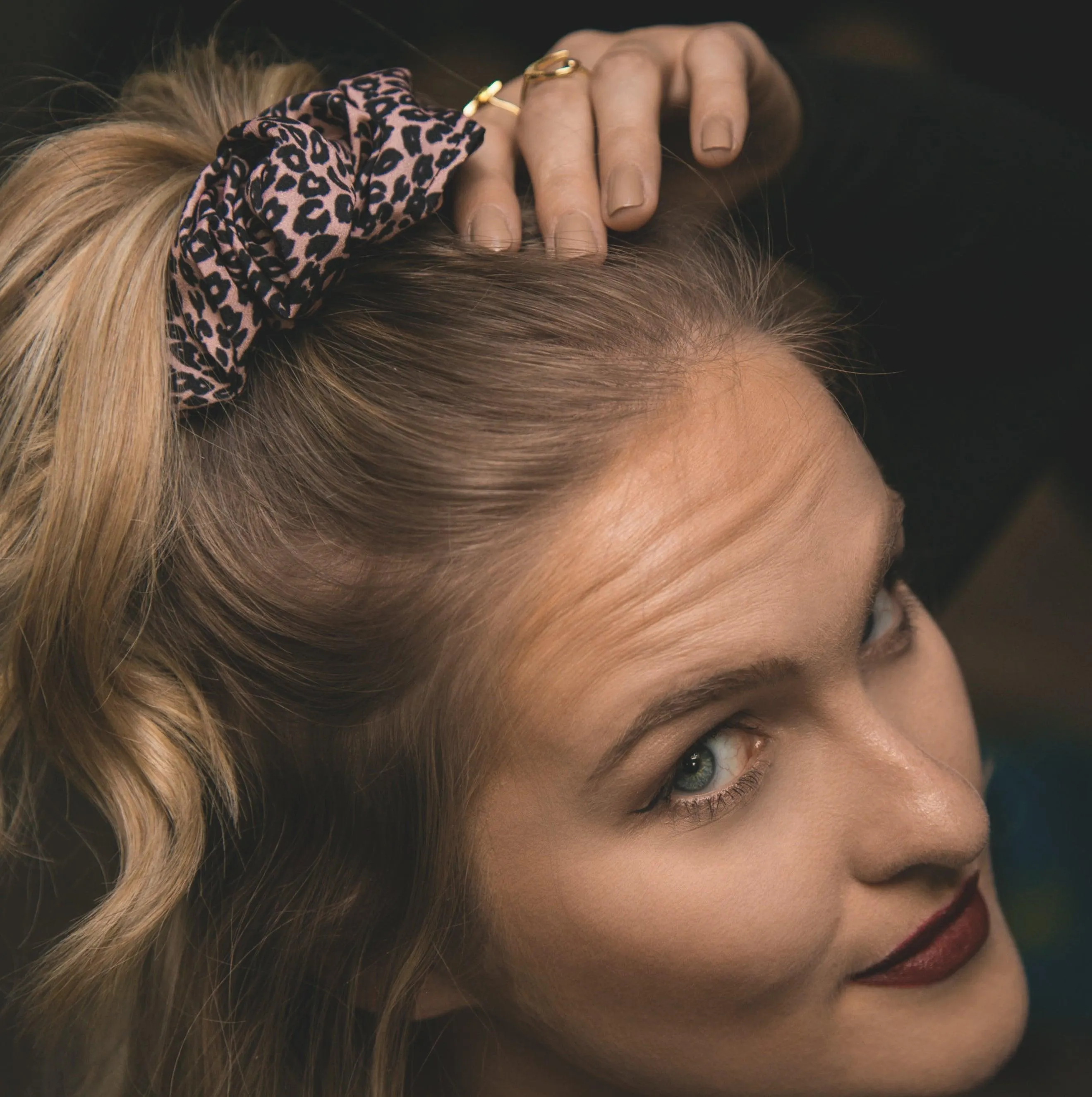 Behati Leopard Print Scrunchie - Pink