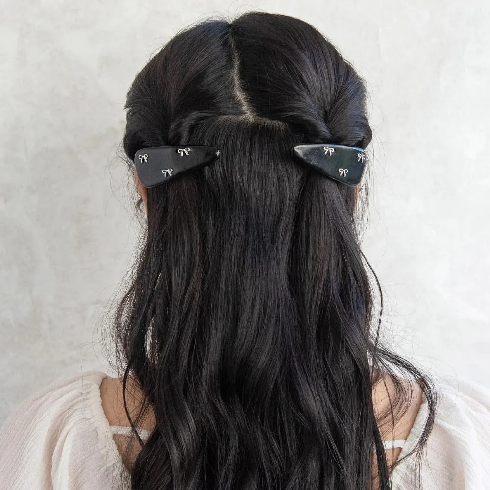 Bow Detail Monotone Snap Clip Set
