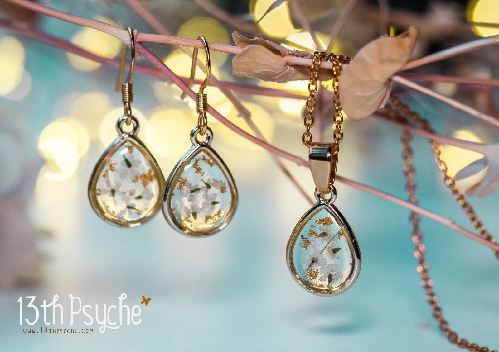 Dried white flowers and gold flakes resin teardrop pendant necklace