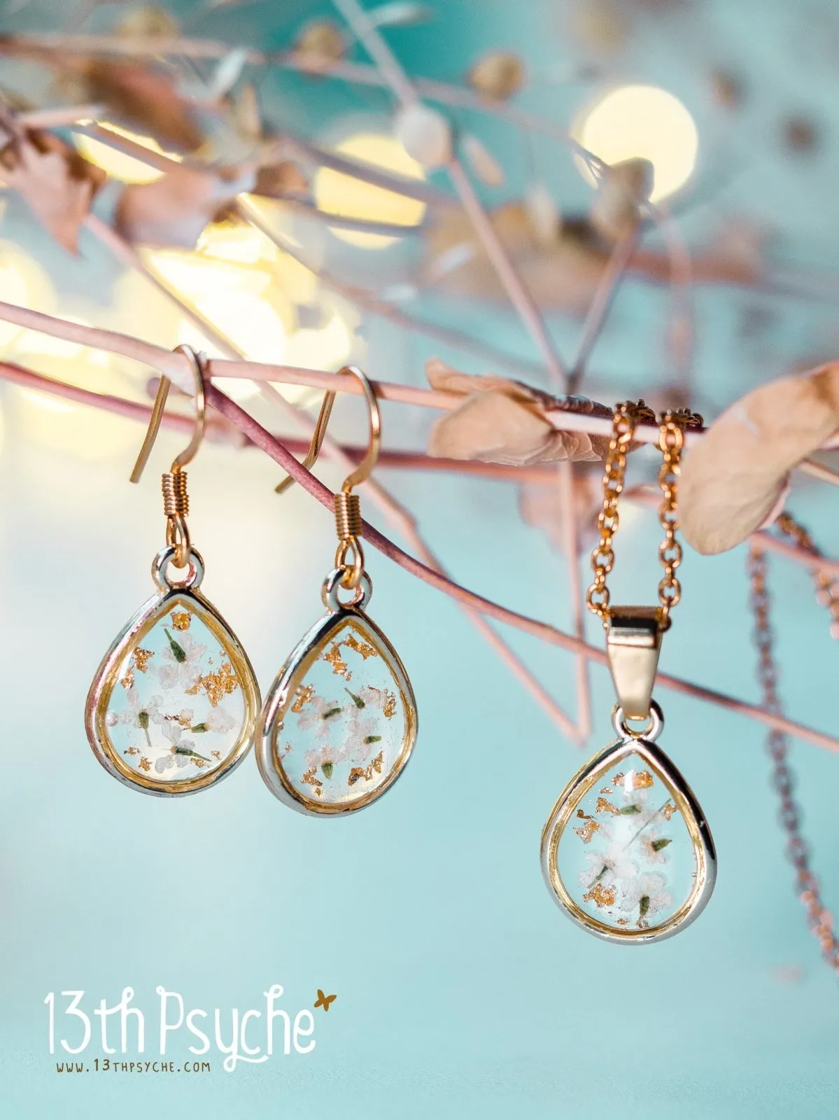 Dried white flowers and gold flakes resin teardrop pendant necklace