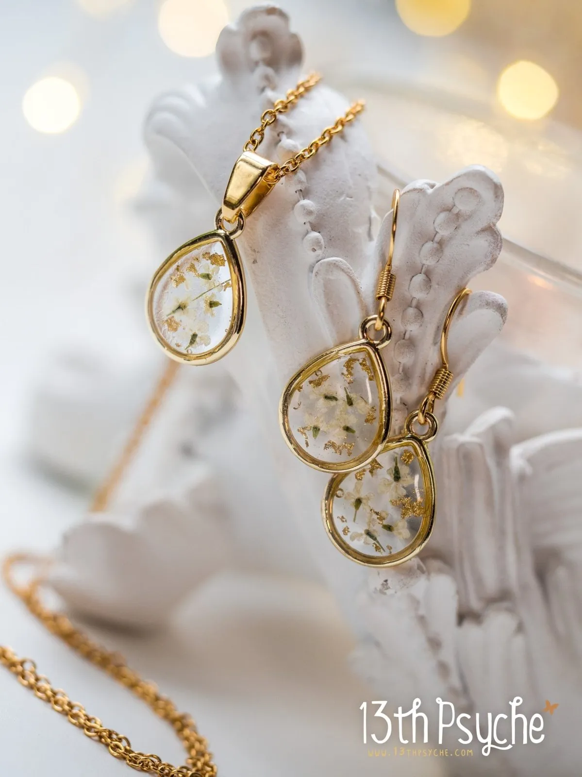 Dried white flowers and gold flakes resin teardrop pendant necklace